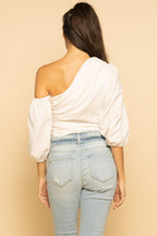 Blusa  asimétrico chic con frunce en un solo hombro
